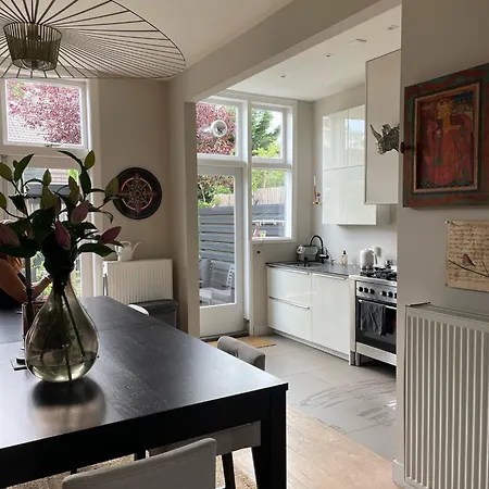 Stylish * Sunny * Cosy House Apartmán Heemstede
