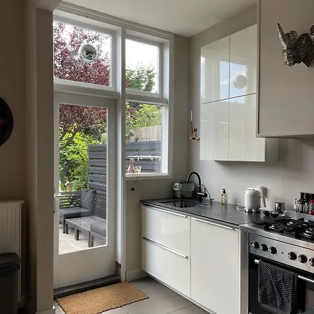 Stylish * Sunny * Cosy House